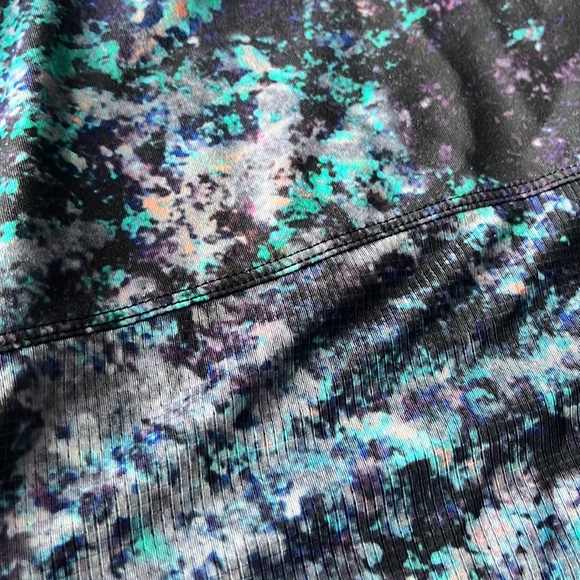 Fabletics exercise top - Picture 2 of 4